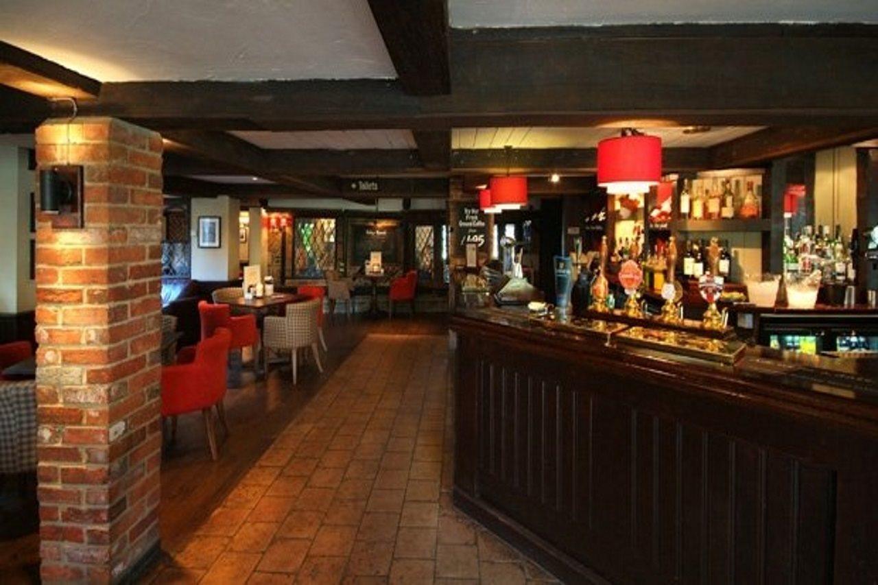 Premier Inn London Gatwick Airport South - London Road Crawley  Eksteriør billede