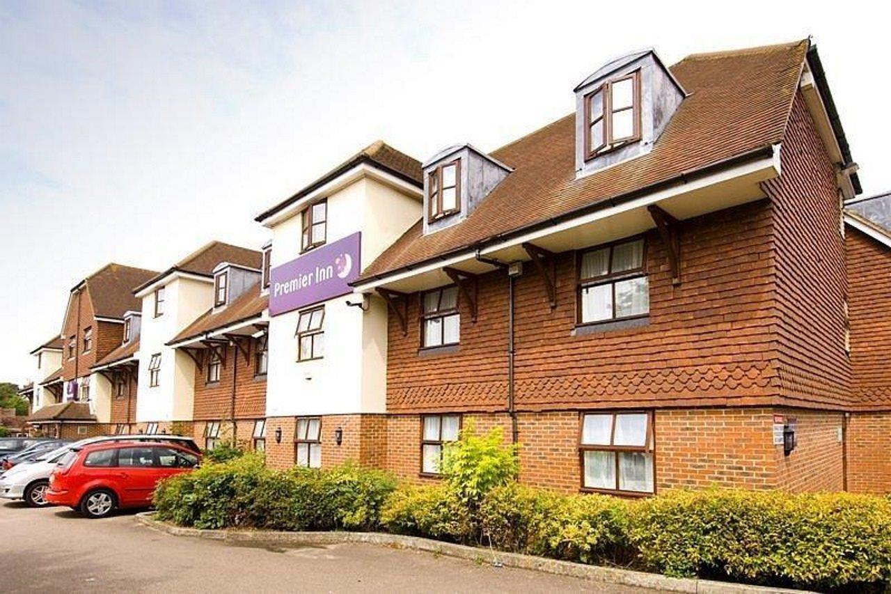 Premier Inn London Gatwick Airport South - London Road Crawley  Eksteriør billede